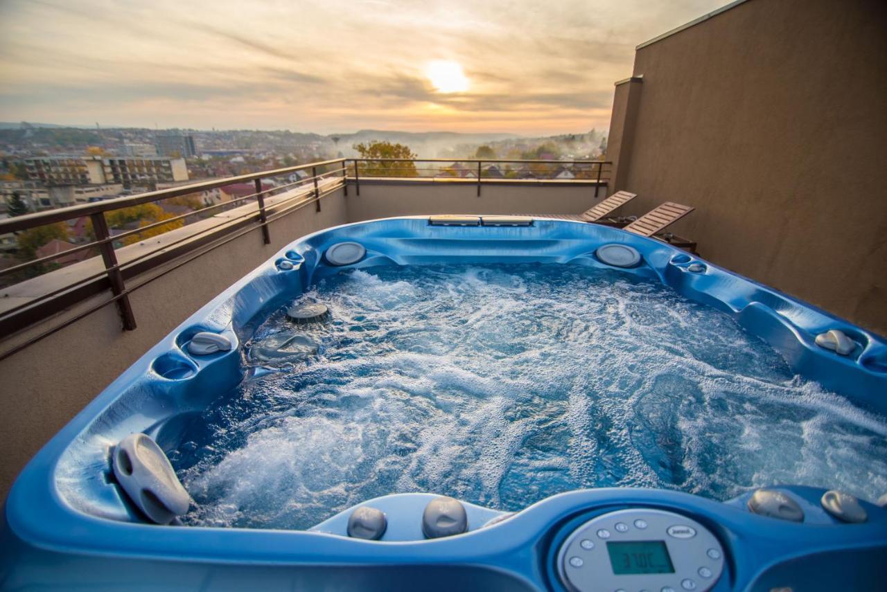 كلوج-نابوكا The Aviator Apartment - Jacuzzi & Panoramic View المظهر الخارجي الصورة