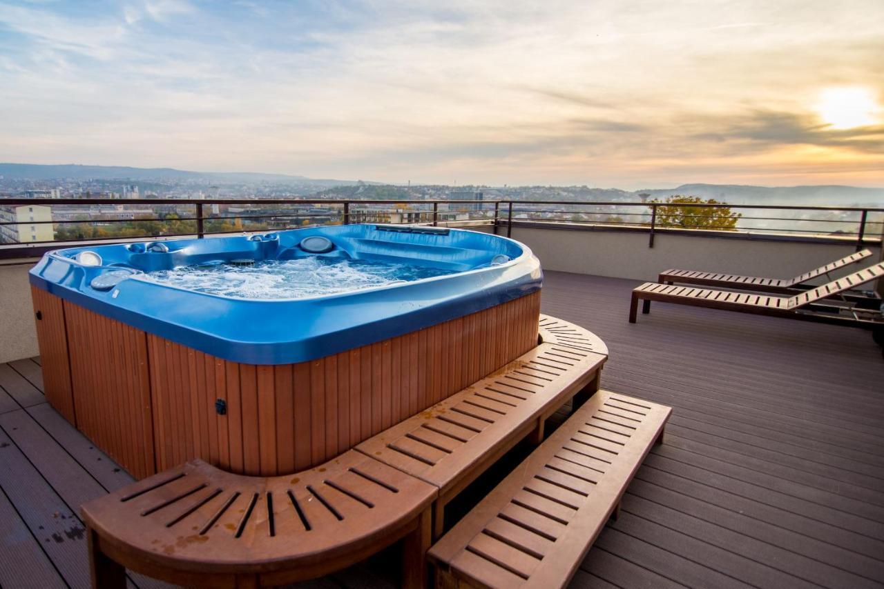 كلوج-نابوكا The Aviator Apartment - Jacuzzi & Panoramic View المظهر الخارجي الصورة