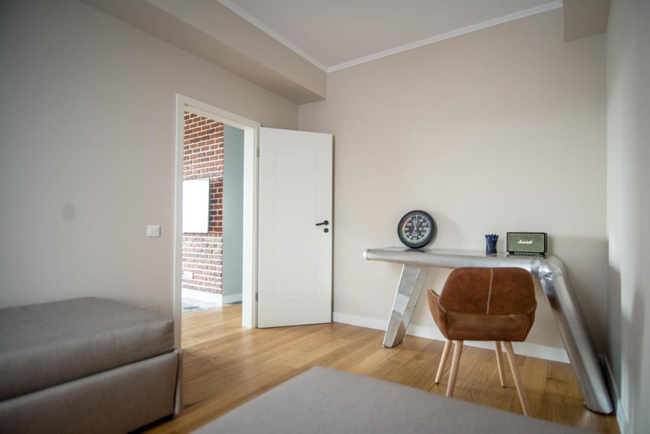 كلوج-نابوكا The Aviator Apartment - Jacuzzi & Panoramic View المظهر الخارجي الصورة