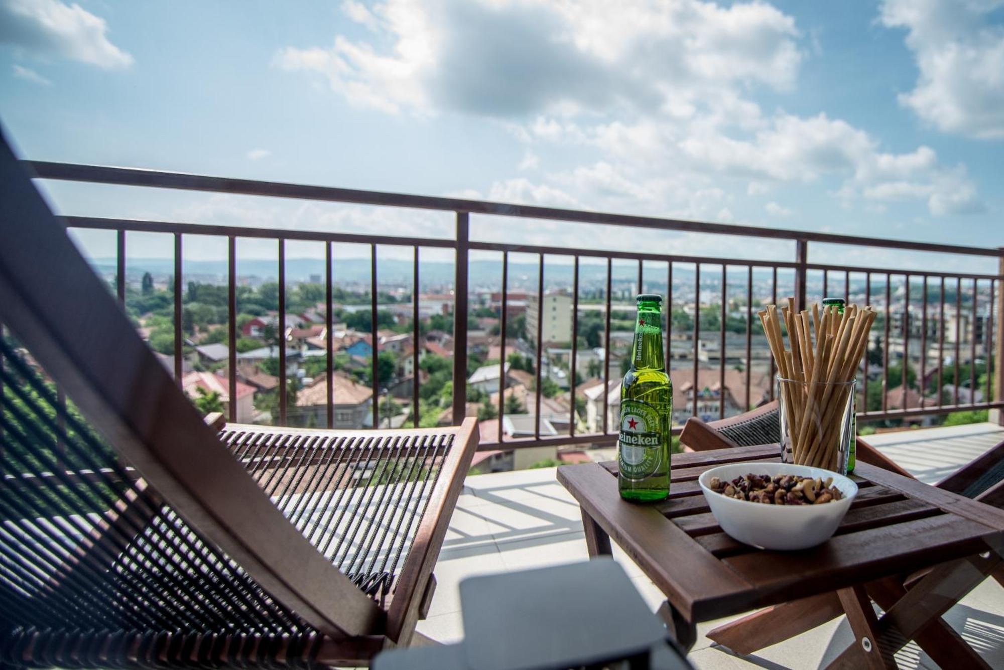 كلوج-نابوكا The Aviator Apartment - Jacuzzi & Panoramic View المظهر الخارجي الصورة